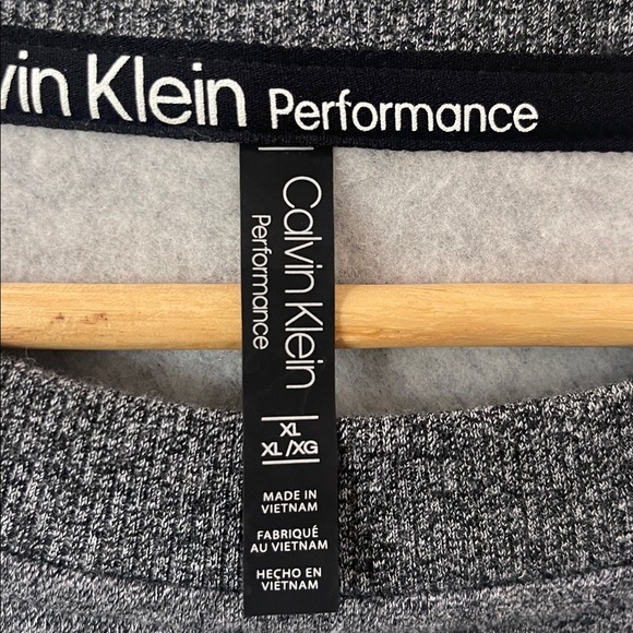 Calvin Klein Performance oversized cropped sweater sweatshirt size XL grey gray - Picture 2 of 9